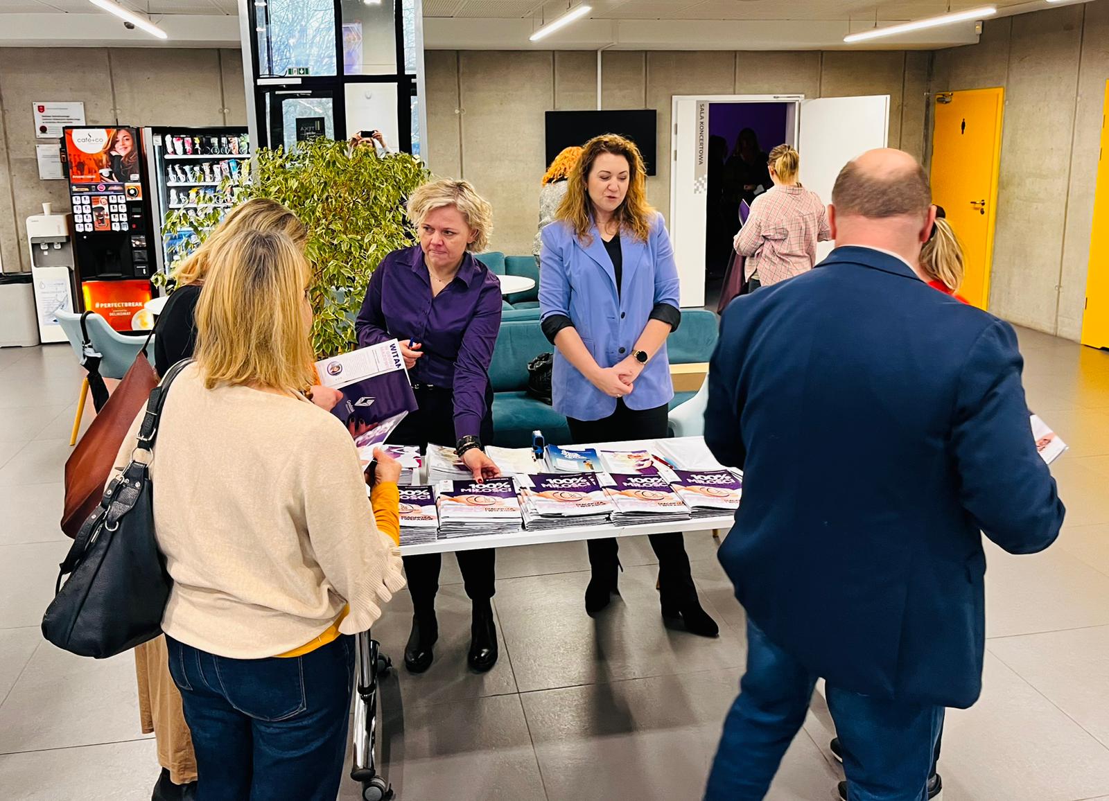 Kampania informacyjno-edukacyjna „100% miłości, 0% alkoholu – wybieram miłość, nie alkohol” w Grodzisku Mazowieckim