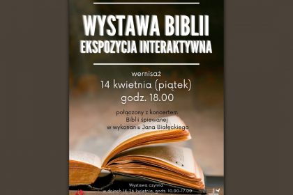 interaktywna wystawa biblii w poczekalni pkp