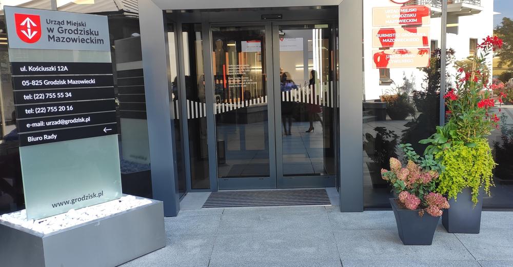 Wejście główne do ratusza, ul. Kościuszki 12a