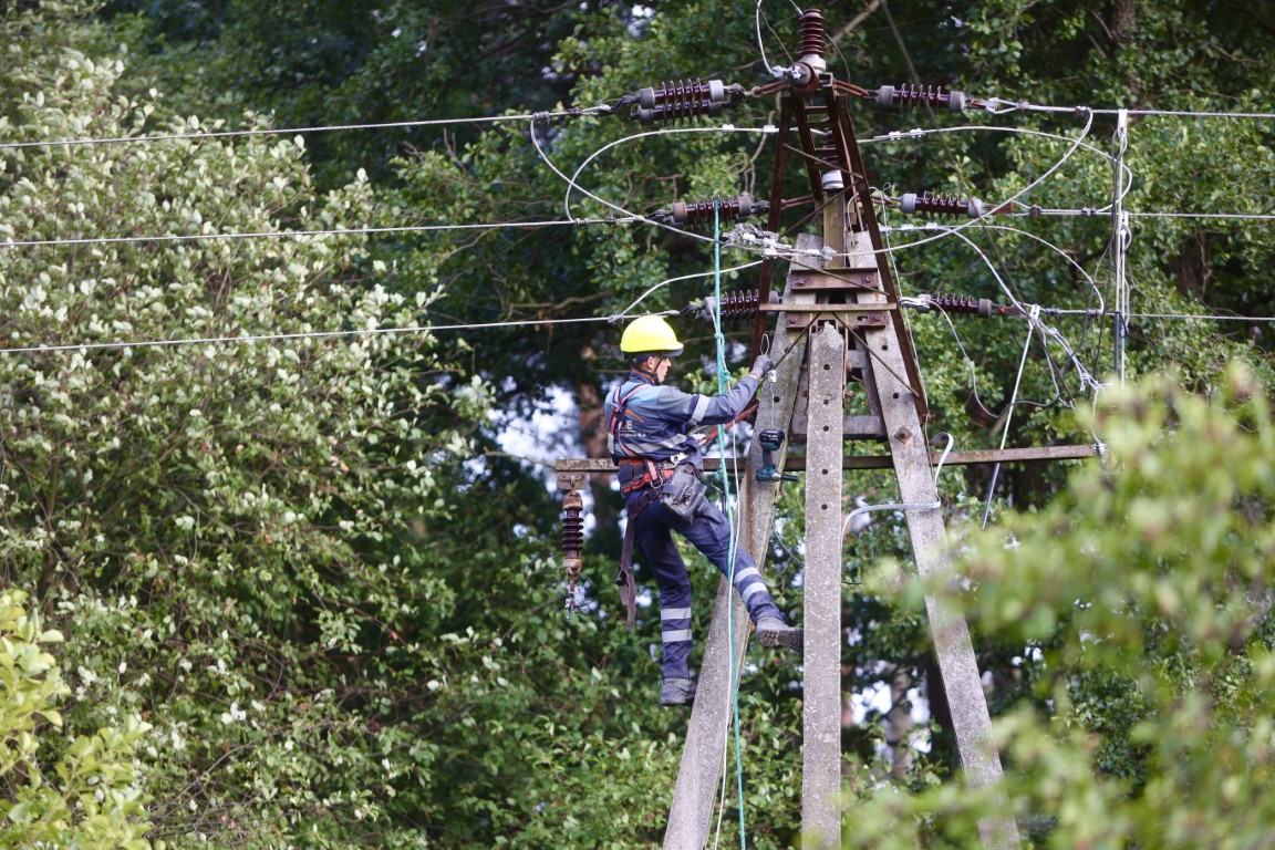 PGE Dystrybucja informuje o postępach prac związanych z usuwaniem skutków awarii i przywracaniem zasilania na terenie gminy Grodzisk. Poniżej publikujemy pełną informację przekazaną przez PGE.