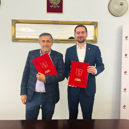 Podpisanie umowy na budowę oświetlenia oraz monitoringu